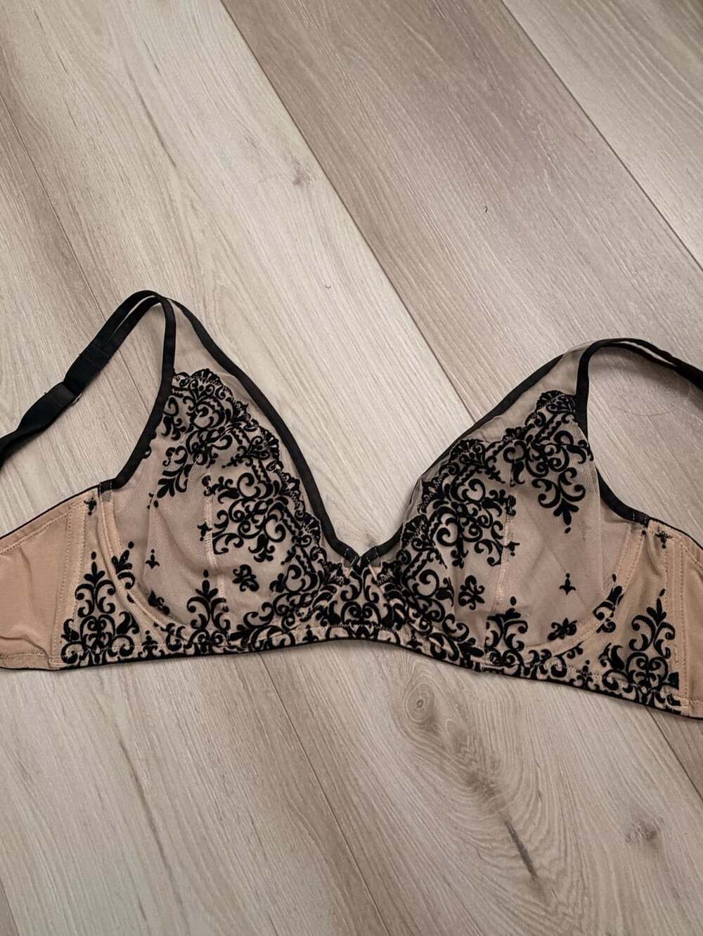 Soma Bra Size 40D Black Nude Embroidered